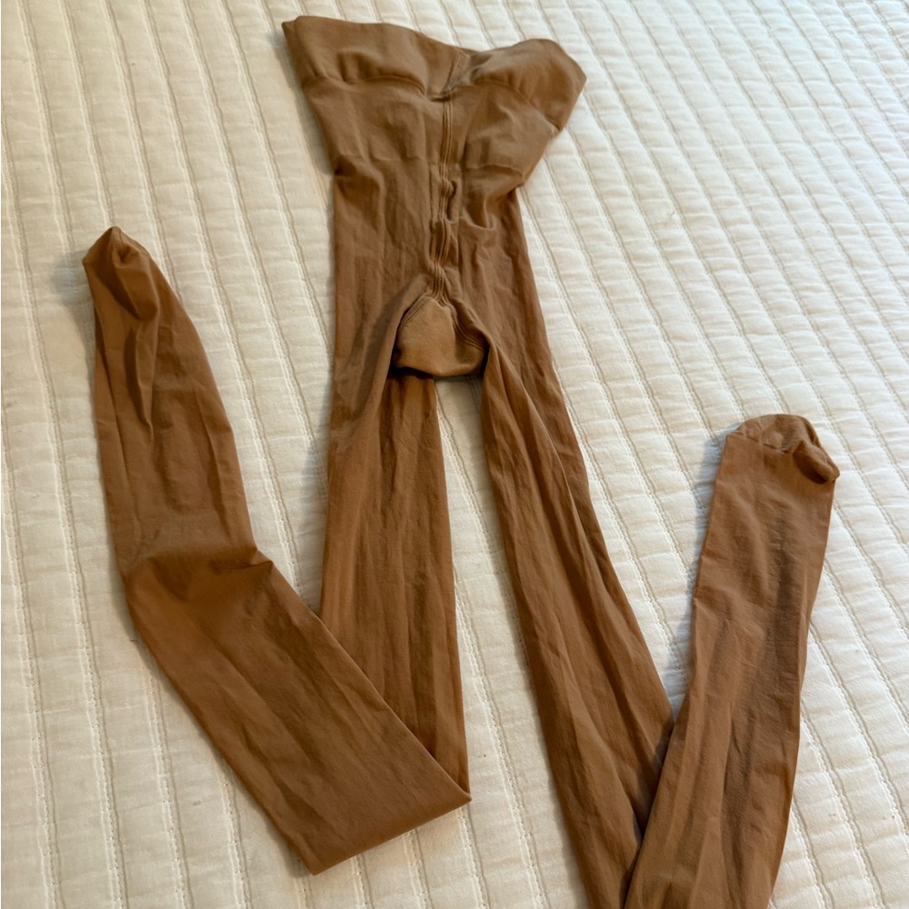 SKIMS tights